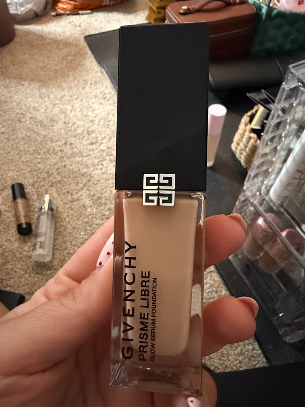 Givenchy Prisme Libre Glow Serum Foundation — Beige shade 2n used max 6 times